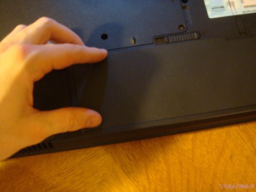 05mai/ssd_remplacement _ tuto 2011 - laptop acer remplacement hard drive to solid state drive (5)